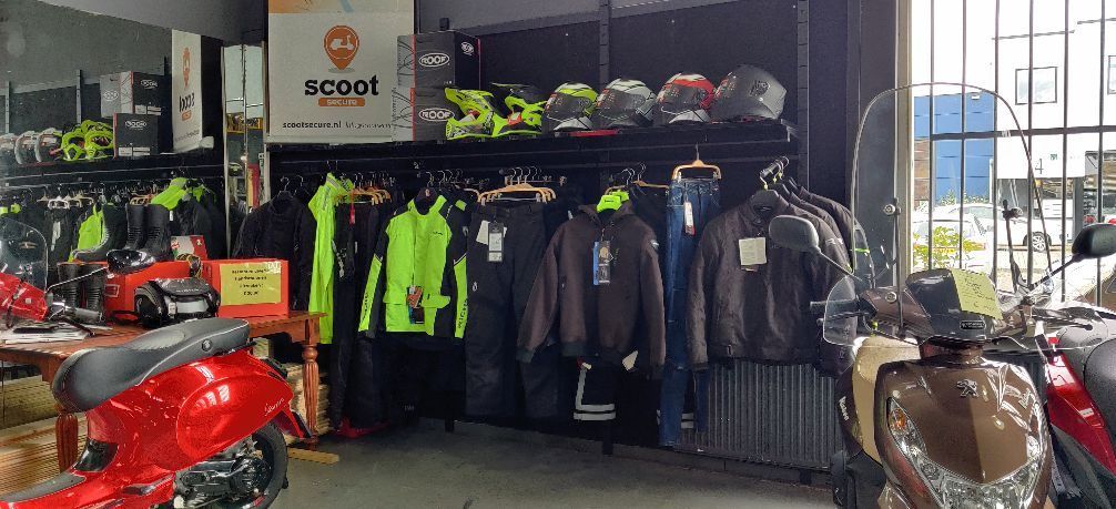 Scooterhelmen en scooterkleding 